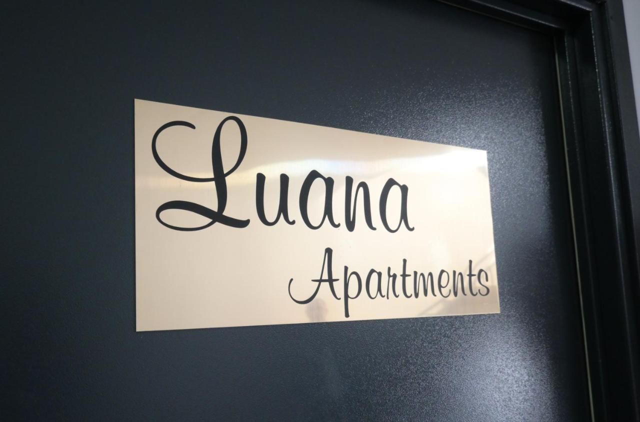 Luana Airport Apartments #3 Отопени Экстерьер фото
